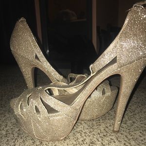 Shi Gold Glitter Heels Size 10